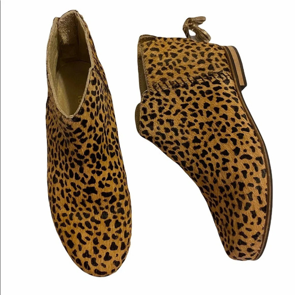 Johnny B’s by Boden Pony Hair Cheetah Booties - Picture 1 of 8